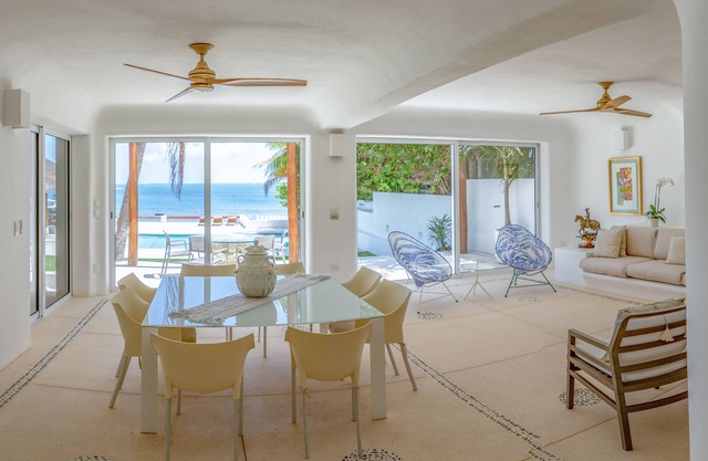 Breath taking ocean front Villa, one of a kind in the best beach of Cancun.