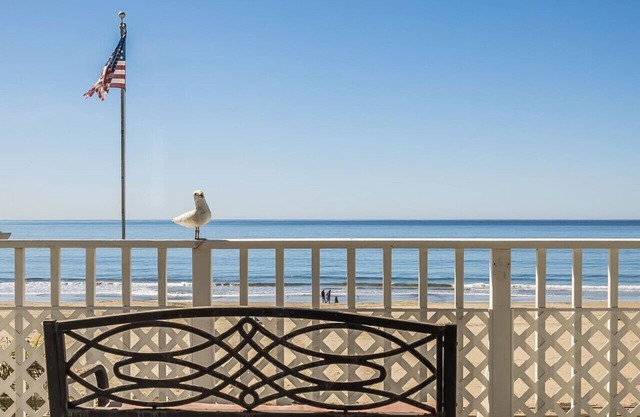 Breathtaking Beach Front House - Steps to the Sand