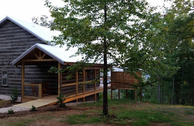 Breathtaking Bluff View Cabin. nCome here for amazing views and solitude.