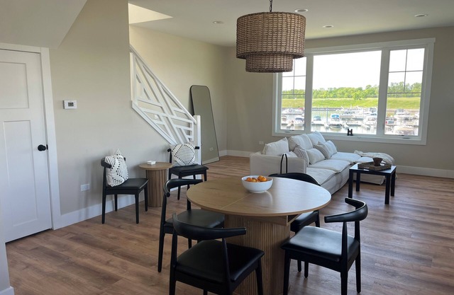 Breathtaking Brand New 3-Bedroom2.5 bath Waterfront Home. Sleeps 6