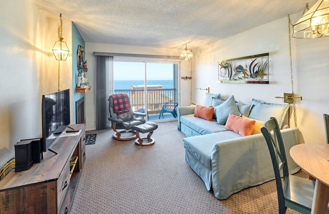 Breathtaking Condo With Stunning Ocean Views. Close To Casino.