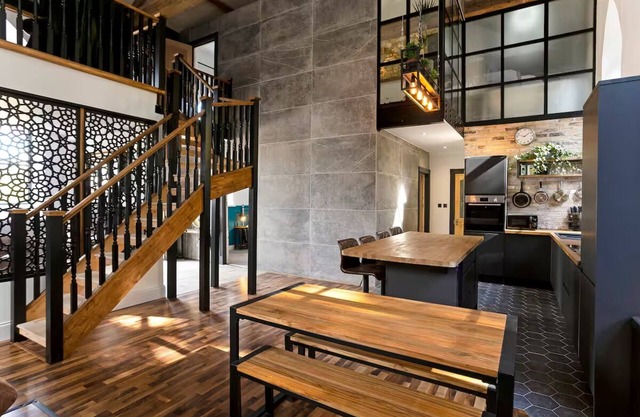 Breathtaking Cotswolds Chapel w/Valley Views