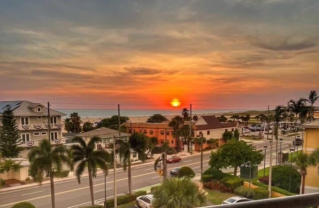 Breathtaking Gulf View ~ 2min to Beach ~ Pool ~ Pkg