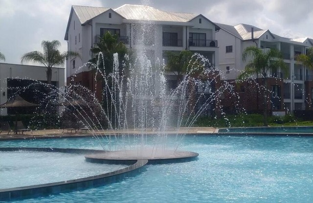 Breathtaking Lagoon View Apartment @ The Blyde1531