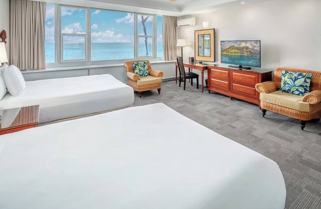 Breathtaking Oceanfront Suite with Pool Privileges | Maui's Idyllic Hideaway