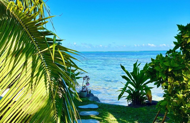Breathtaking Sunsets: Cozy Bungalow on the Lagoon, private getaway