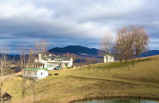 Breathtaking views! Luxuriously appointed. Deeply relaxing.