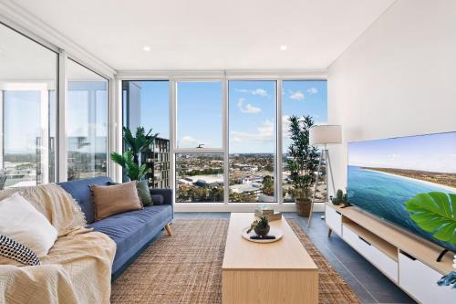 Breathtaking Views Modern 2BR Pool, Parking, Gym