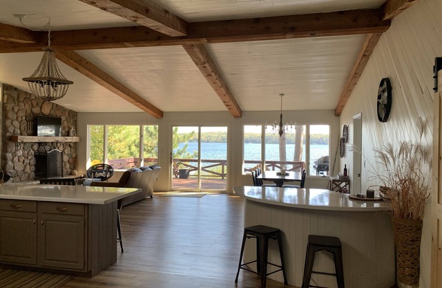 Breathtaking Views, Beautiful Cabin