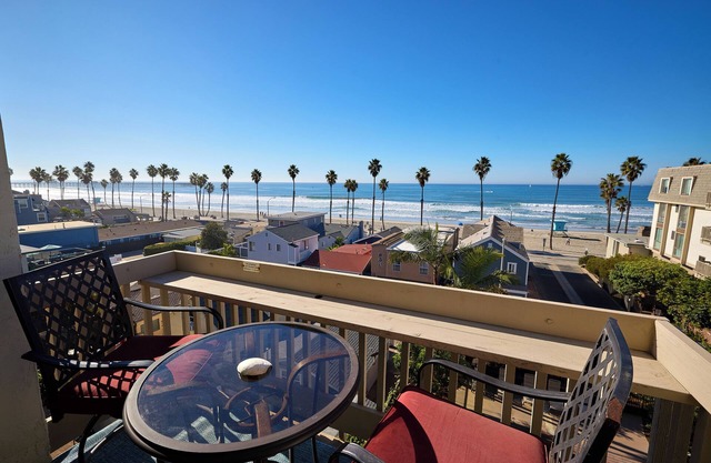 Breathtaking Whitewater Ocean Views with Pier View!