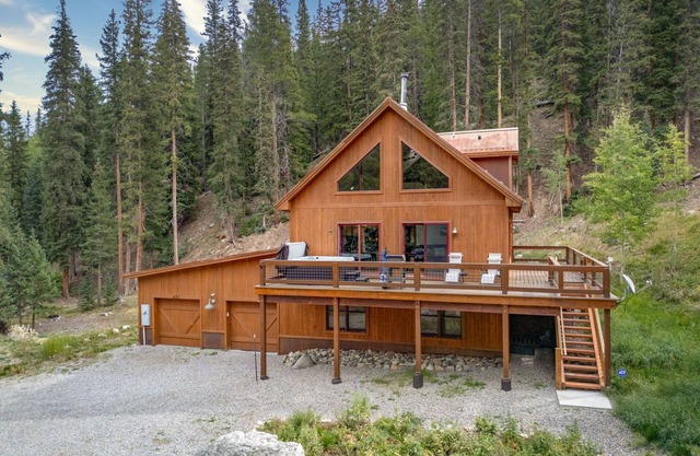 Breck Wilderness Escape - Hot Tub/Game Room/Movie Theater/2 Master Bedrooms