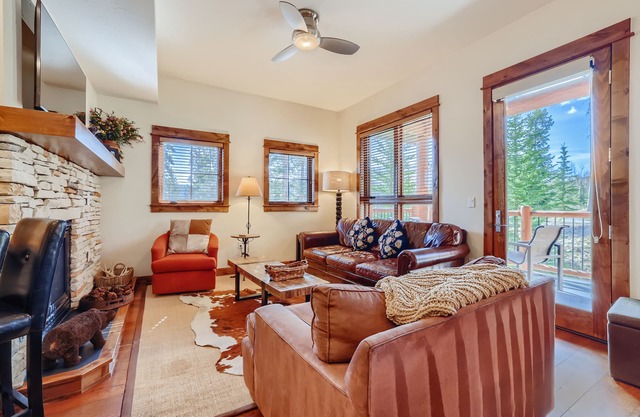 Breckenridge villa next to the Snowflake lift with shared hot tub & pool