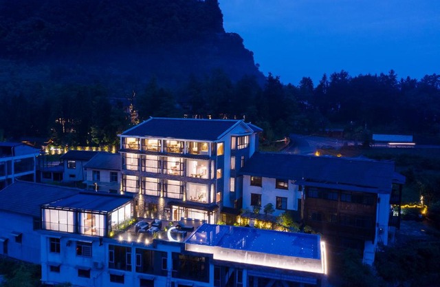 Breeze Resort Hotel
