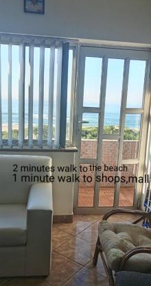 Breezy Seaview- On the Beach