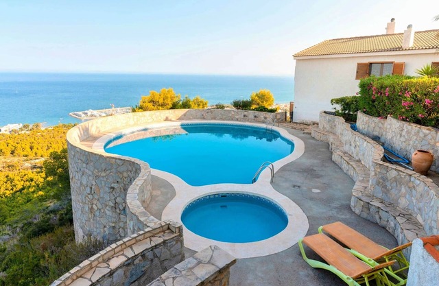 Breizas Villas: Relaxing Escape with Pool and Views, Breizas Villas with Private Pool