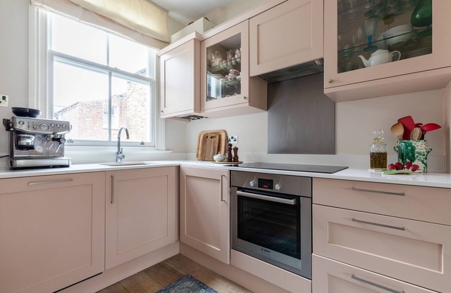 Brewster Gardens IV by onefinestay