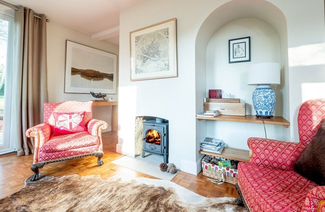 Briar Hill - sleeps 4 guests in 2 bedrooms