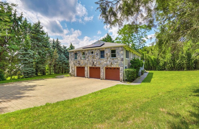 Briarcliff Manor Estate w/Hudson River Views