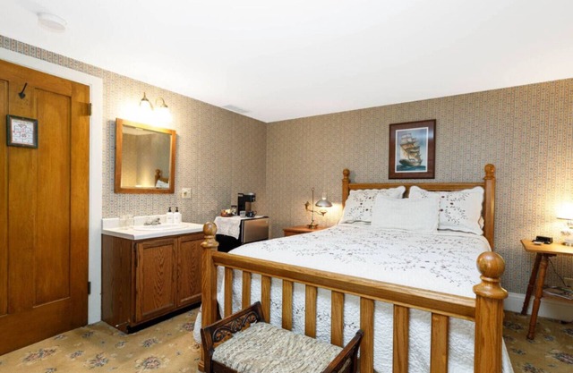 Briarstone Inn | Historic 7-Room Inn w/Private Baths | Walk to Downtown Galena