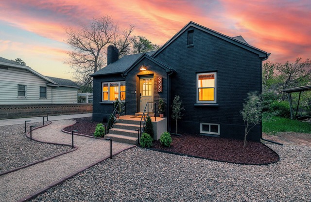 Brick Haven House: Near SUU, Shakespeare Fest, Nat’l Parks, Free Parking