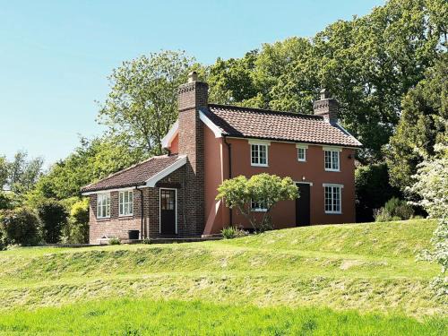Brick Kiln Holdings by The Suffolk Cottage Collection