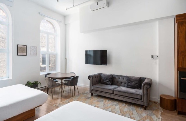 Brick wall Family Loft