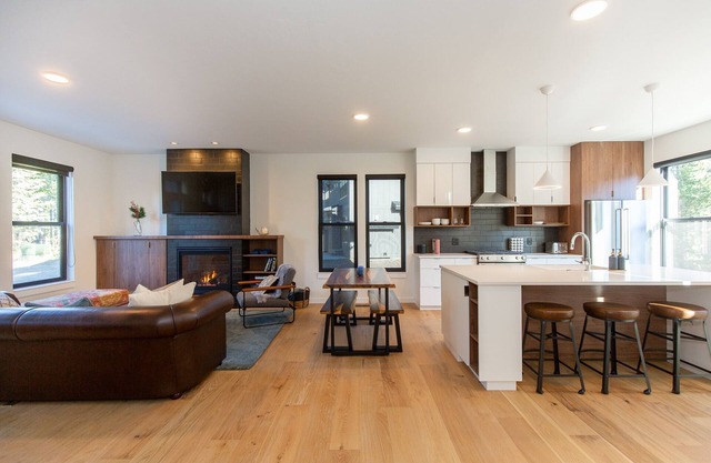 Bridger Pines Two: Bridger Bowl Chalet