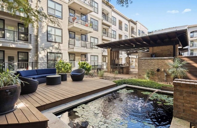 Bright 2BR Flat w/Balcony + Pool | Walk to SoCo