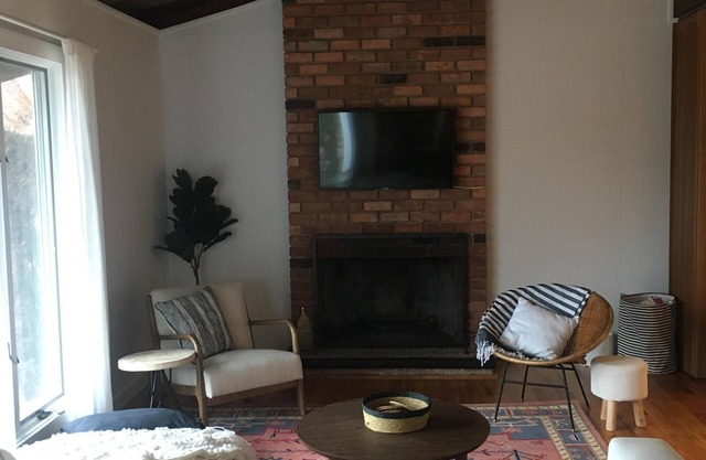 Bright 2BR: Pond Views & Walk To Beach