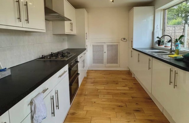 Bright 3 Bed Home in Green + Tranquil Gerrards Cross!