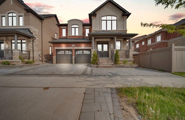 Bright 3 Bedroom in Oakville
