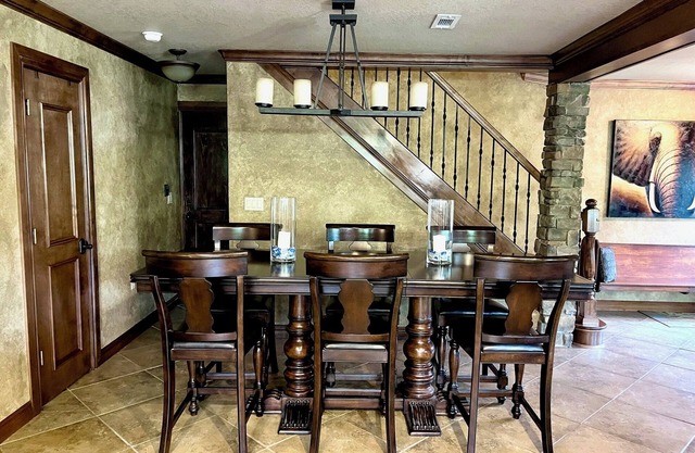 Bright & Airy 3 BR with AC, Game Rm, Near Casinos, Lake Texoma Marinas & Trails