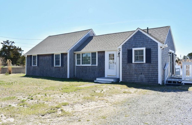 Bright and airy 3 bedroom home, less than 500 feet to beach!