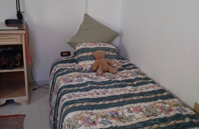 Bright and comfortable private room for girls in Tunis