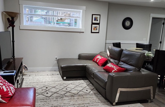 Bright and Spacious 2 Bedroom Suite in a New House