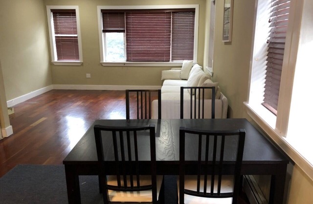 Bright and spacious 2 bed apartment in Brooklyn, NY