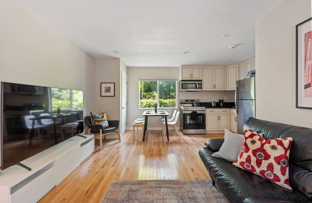 Bright and Spacious 3BR Home Near Caltech