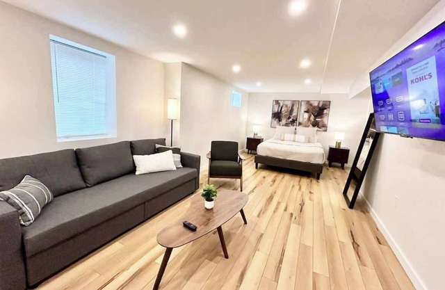 Bright and Spacious Sleek Studio w/Private Entrance, W/D & Parking