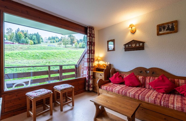 Bright apartment for 4/5 ppl, at the foot of the slopes