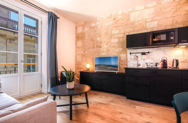 Bright apartment in hypercentre for 4 people