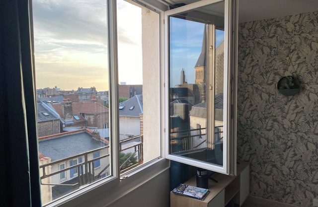 Bright apartment one minute from the sea