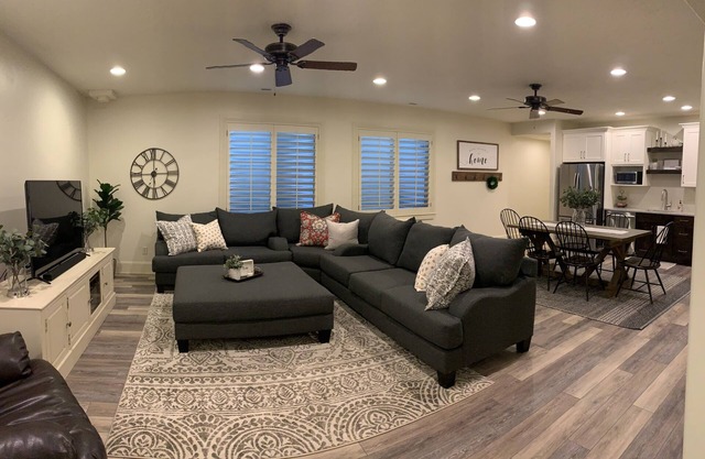 Bright & Beautiful 3 Bedroom Basement Apartment