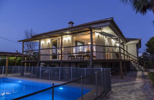 Bright chalet in the garden