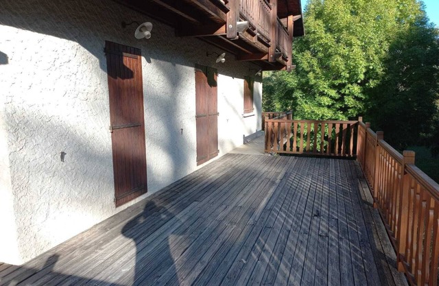 Bright, charming apartment with large terrace in a family chalet at the foot of the slopes