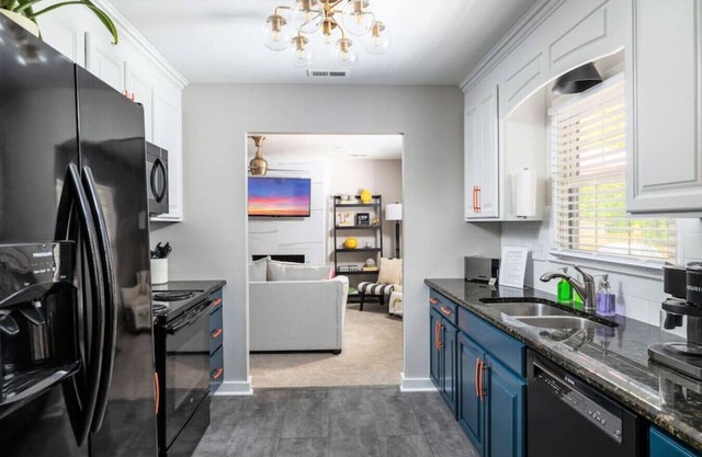 Bright, colorful home near Market & HPU