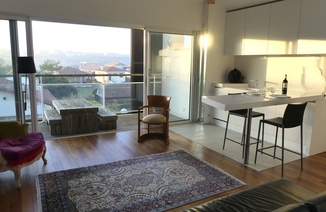 Bright contemporary suite, Contis Plage center, close to beaches and forests.