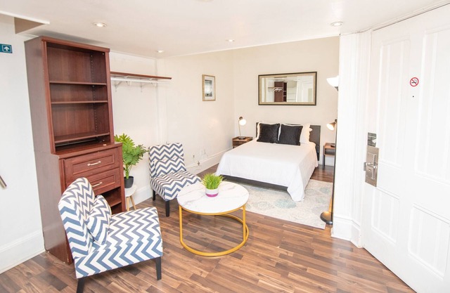 Bright Downtown San Diego Loft!