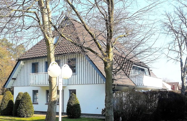 Bright forest near apartment in the oak park Prerow, 2 pers., WLAN, south-west-facing balcony