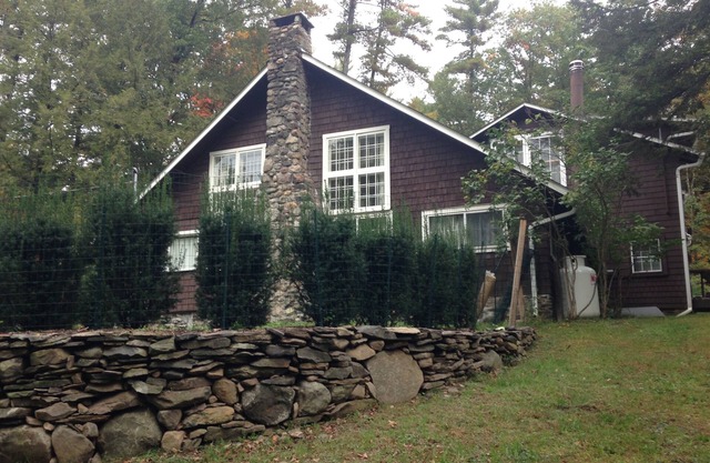 Bright, historic Woodstock home close to town
