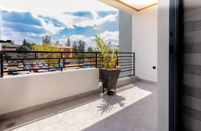 Bright Hotel and apartement